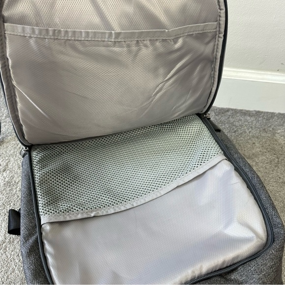 Gray Baby Bag with Minimalist Design and Durable Fabric - Picture 9 of 12